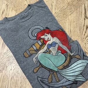 Disney Ariel The Little Mermaid Anchor Graphic T Shirt Gray Size Large